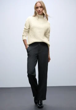 Pull à motif tricoté