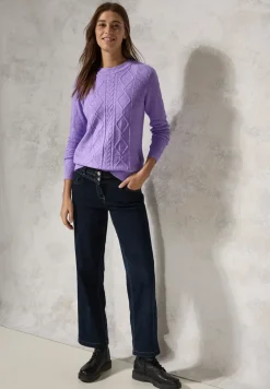 Pull à motif tricoté