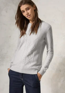 Pull à motif tricoté