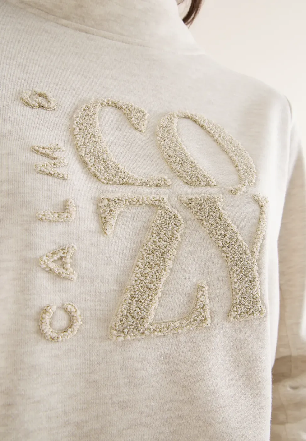 Pull avec broderie