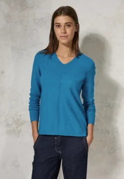 Pull avec col en V