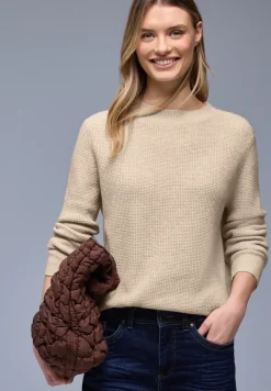 Pull avec détail de boutons