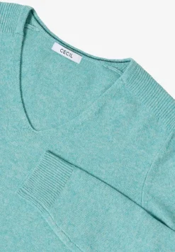Pull douillet à col en V