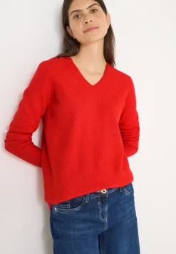 Pull douillet à col en V