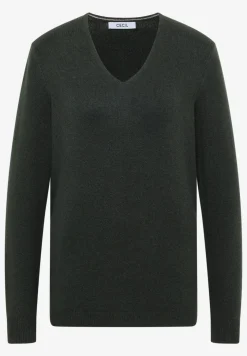 Pull douillet à col en V