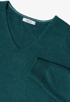 Pull douillet à col en V