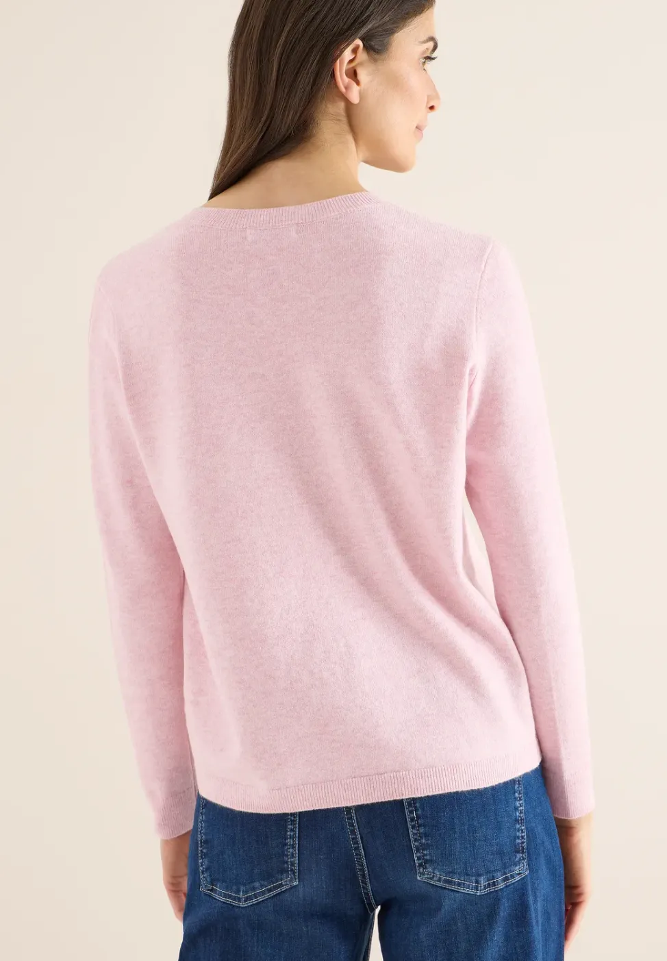 Pull douillet à col en V