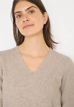 Pull douillet à col en V