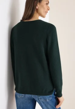 Pull douillet à col en V