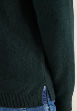Pull douillet à col en V