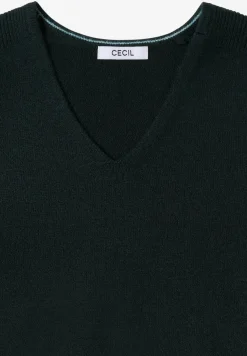 Pull douillet à col en V