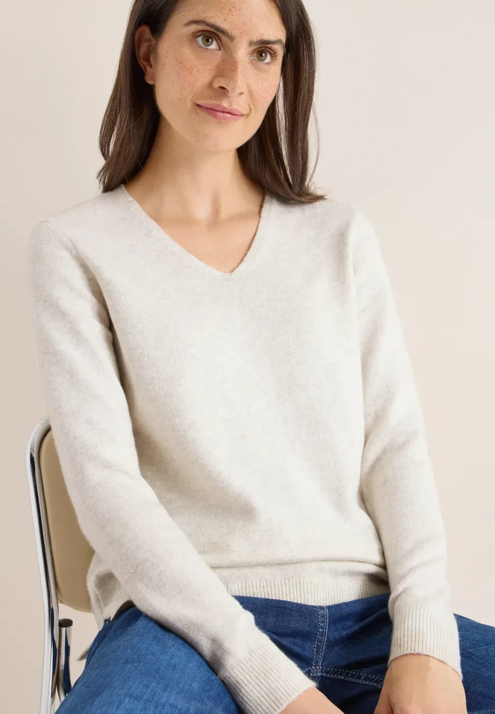 Pull douillet à col en V