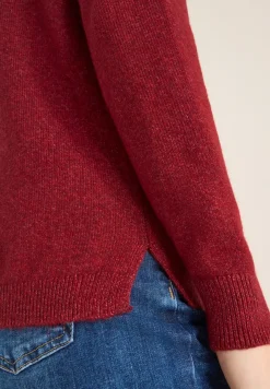 Pull douillet à col en V