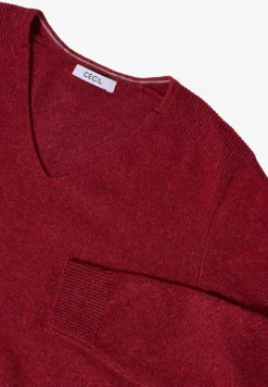 Pull douillet à col en V