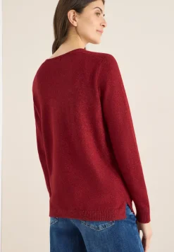 Pull douillet à col en V