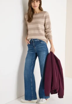 Pull en fil de plume