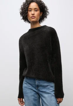 Pull en fil de plume