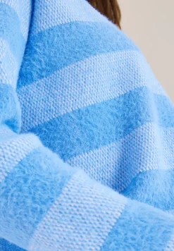 Pull en fil de plume