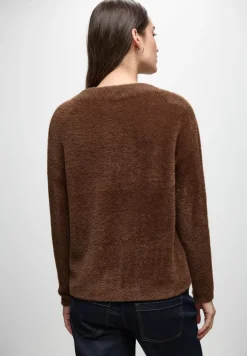 Pull en fil de plume