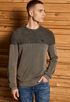 Pull au look two-tone