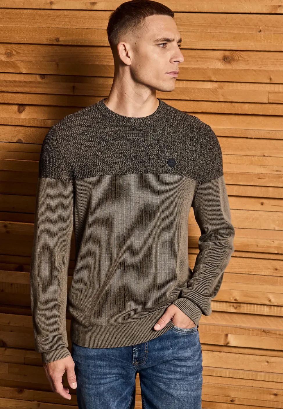 Pull au look two-tone