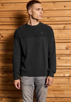 Pull au look two-tone