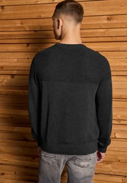 Pull au look two-tone