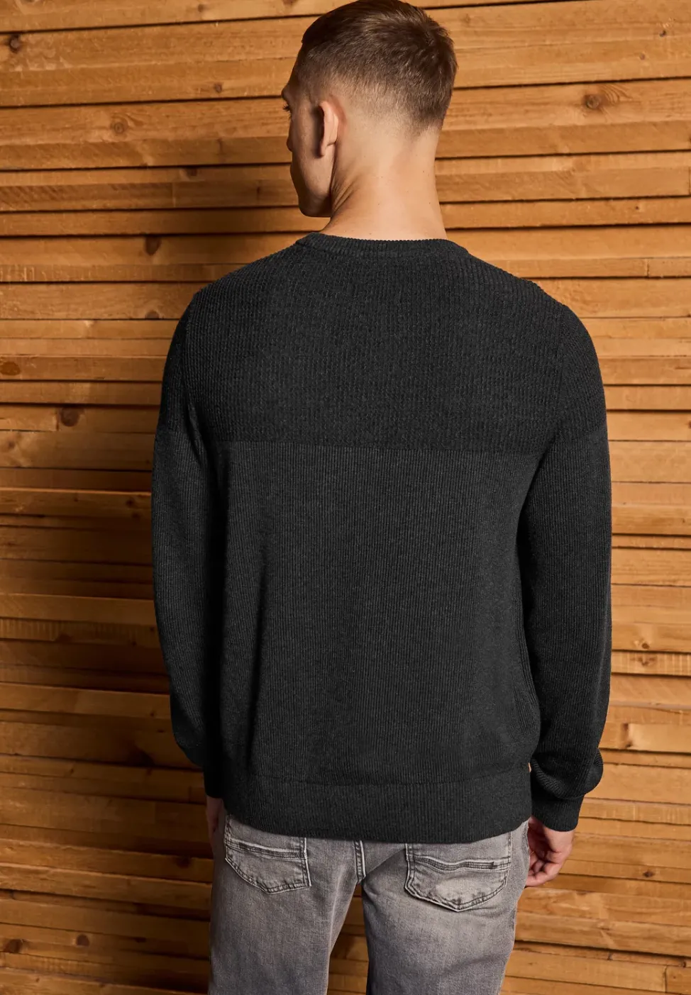 Pull au look two-tone