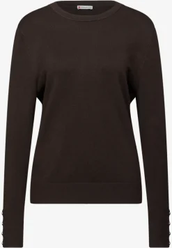 Pull avec détail de boutons