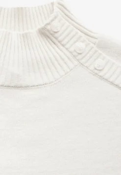 Pull avec détail de boutons