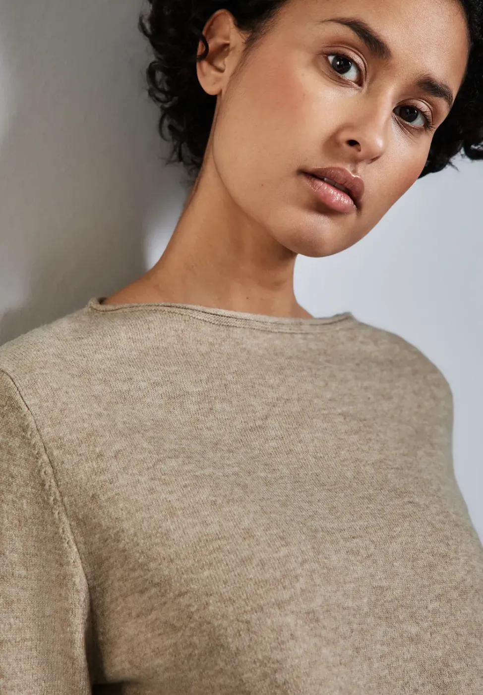 Pull avec détail de fente