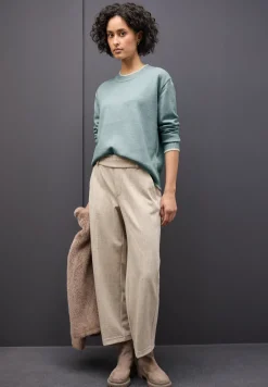 Pull avec détails contrastés
