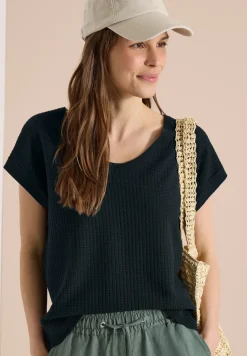Pull avec encolure arrondie en V