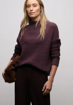 Pull avec mélange de structures