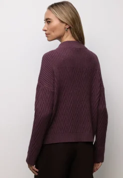Pull avec mélange de structures