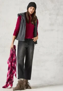 Pull avec mélange de structures