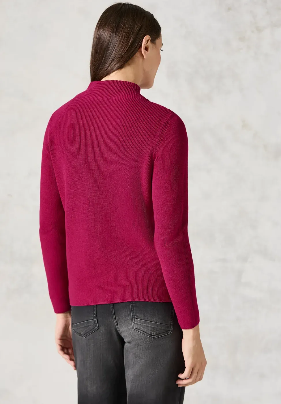 Pull avec mélange de structures