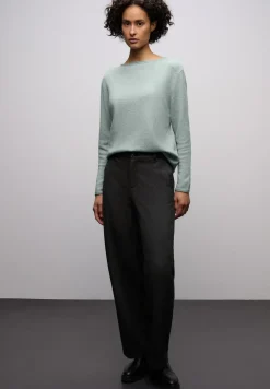 Pull avec ourlet roulé