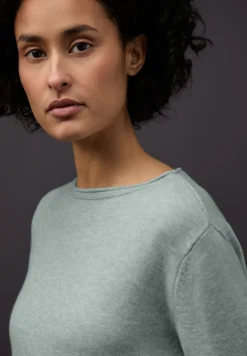 Pull avec ourlet roulé