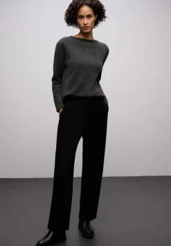 Pull avec ourlet roulé