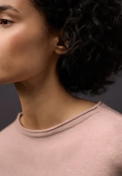 Pull avec ourlet roulé