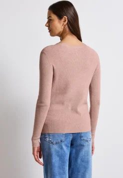 Pull basique à col en V
