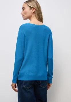 Pull basique à col en V