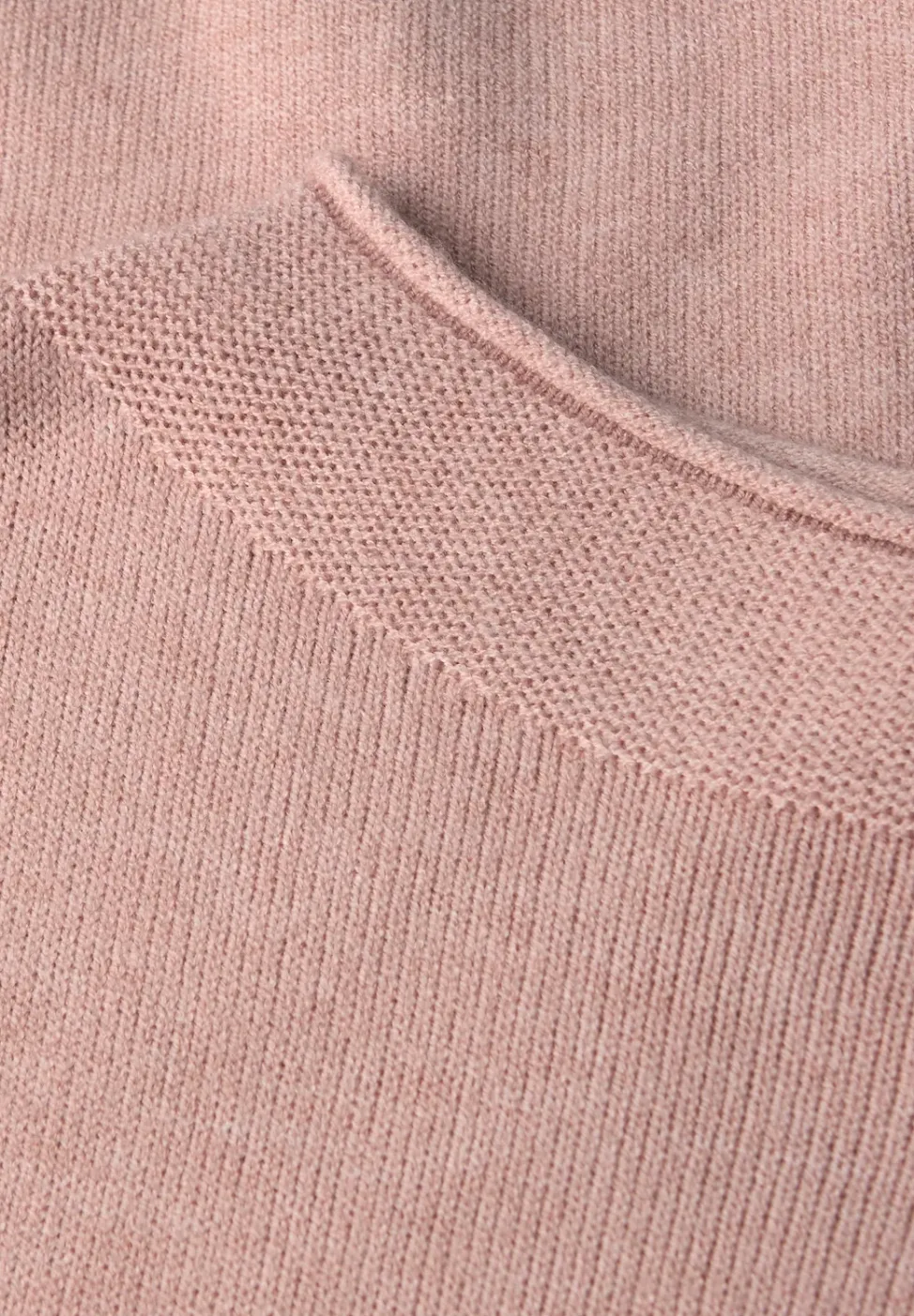 Pull à bord roulé