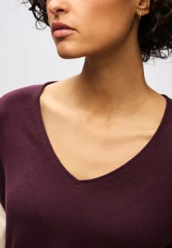 Pull à col en V