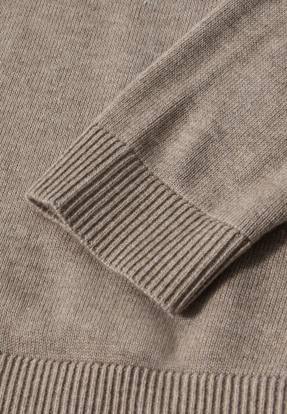 Pull à col en V