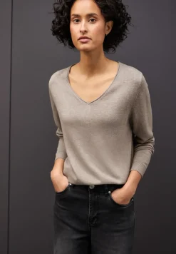 Pull à col en V