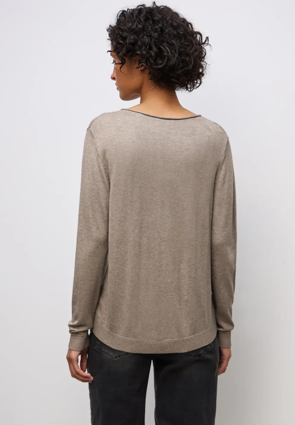 Pull à col en V