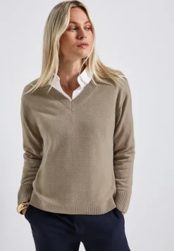Pull à col en V