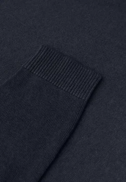 Pull à col en V